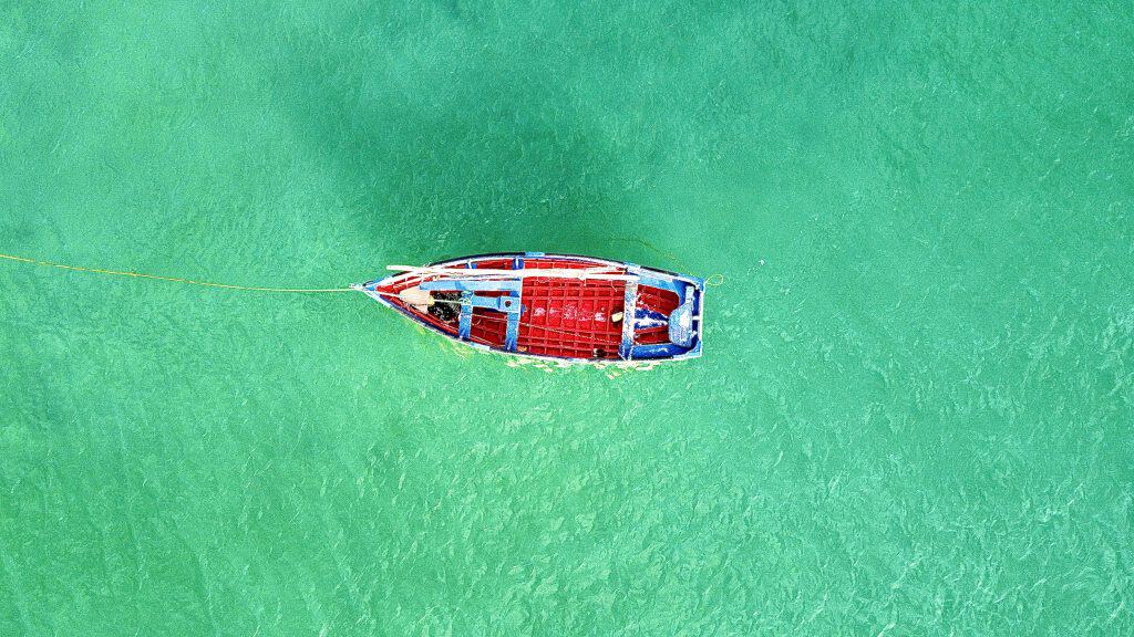 aerial view boat baia das gatas